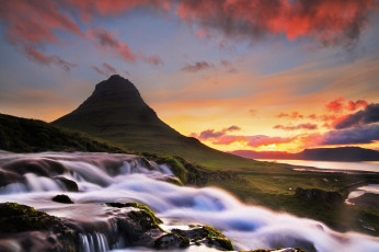 Картинка природа восходы закаты водопад река гора исландия облака kirkjufel iceland утро рассвет