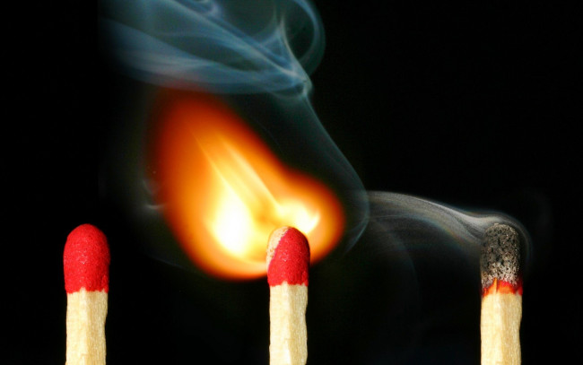 Обои картинки фото разное, курительные принадлежности,  спички, спички, дым, горение, пламя, огонь
