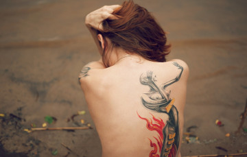 Картинка девушки -unsort+ рыжеволосые+и+другие спина рыжая тату
