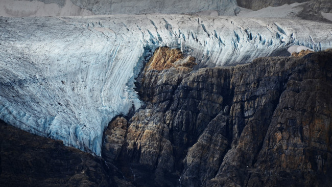 Обои картинки фото природа, айсберги и ледники, ледник, скалы, горы, лед, утес, альберта, канада, атабаски