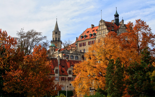Обои картинки фото германия, зигмаринген, города, здания, дома, деревья, осень