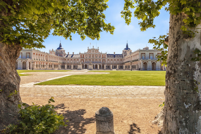 Обои картинки фото palacio, real, de, aranjuez, города, дворцы, замки, крепости, дворцовый, комплекс, парк, деревья
