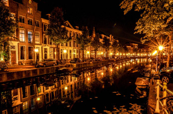 Картинка города -+огни+ночного+города автомобиль свет лампы вода отражение ночь