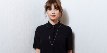 обоя девушки, felicity jones, рубашка, felicity, jones, актриса, цепочка