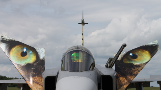 Обои картинки фото авиация, авиационный пейзаж, креатив, бомбардировщик, истребитель, многоцелевой, gripen, saab, jas, 39