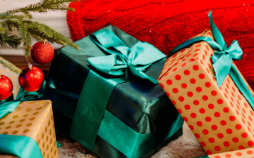 Картинка праздничные подарки+и+коробочки подарки ленты банты