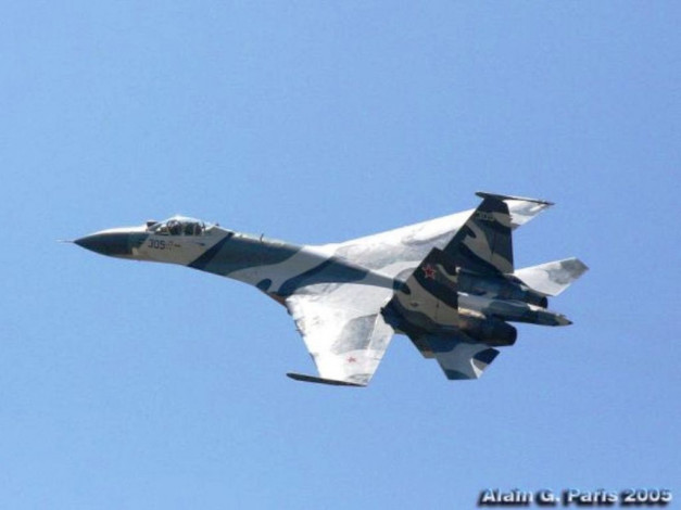 Обои картинки фото авиация, боевые, самолёты, su-27, россия, ввс, истребители, сухой, су-27