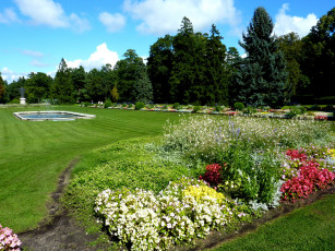 Картинка природа парк цветы фонтан лужайка клумбы
