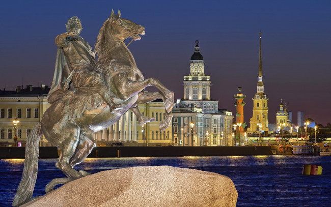 Обои картинки фото города, санкт-петербург,  петергоф , россия, город, ночь, огни, санкт, петербург, памятник, петр, первый