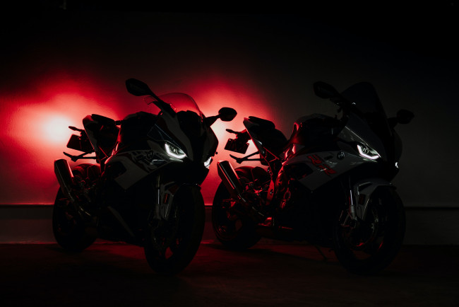 Обои картинки фото мотоциклы, bmw, light, darkness, s1000rr, motocycles