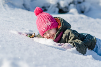 Картинка разное дети девочка шапка куртка снег зима