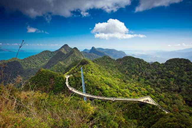 Обои картинки фото langkawi sky bridge, природа, пейзажи, мост, джунги, горы