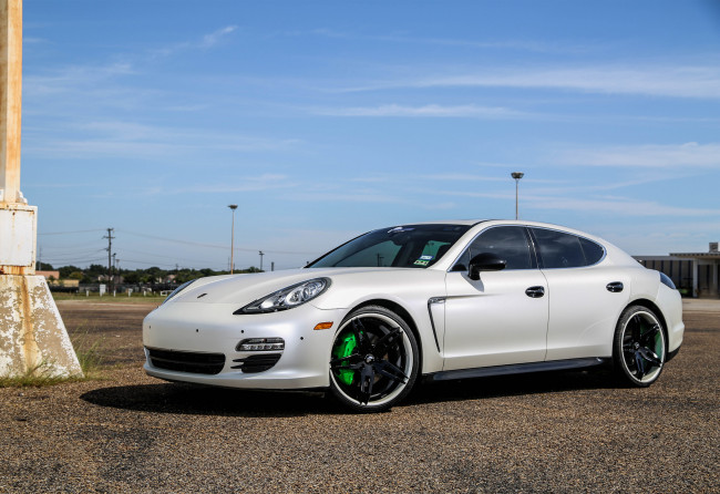 Обои картинки фото автомобили, porsche, panamera, white