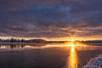Картинка природа восходы закаты река лес закат облака снег