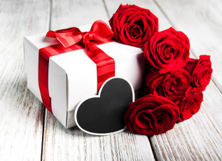 Картинка праздничные подарки+и+коробочки коробка подарок сердечко розы цветы