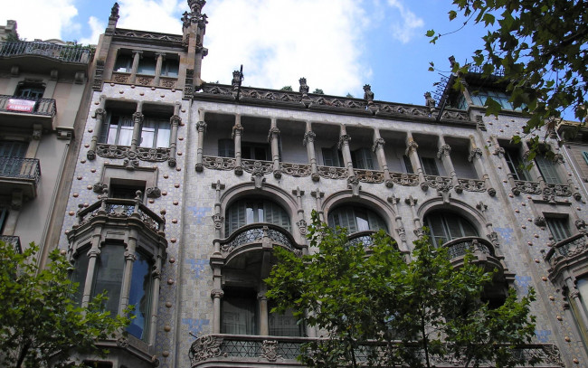 Обои картинки фото barcelona, города, барселона, испания, здание, балконы