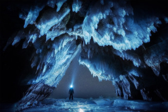 Картинка природа айсберги+и+ледники грот пещера байкал лёд сосульки наледь холод зима ледник