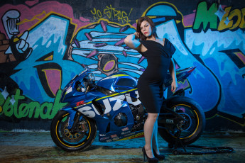 Картинка мотоциклы мото+с+девушкой suzuki
