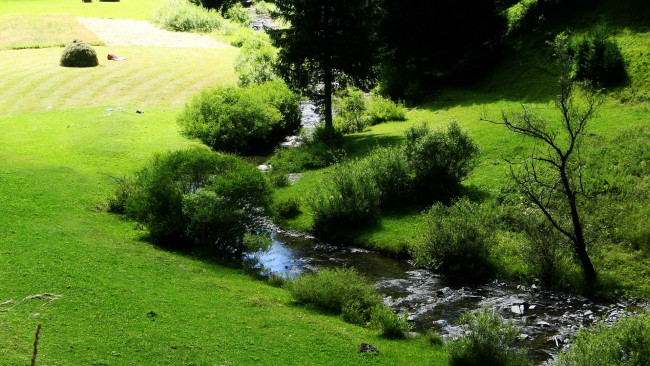 Обои картинки фото природа, реки, озера, ручей, сено, стог