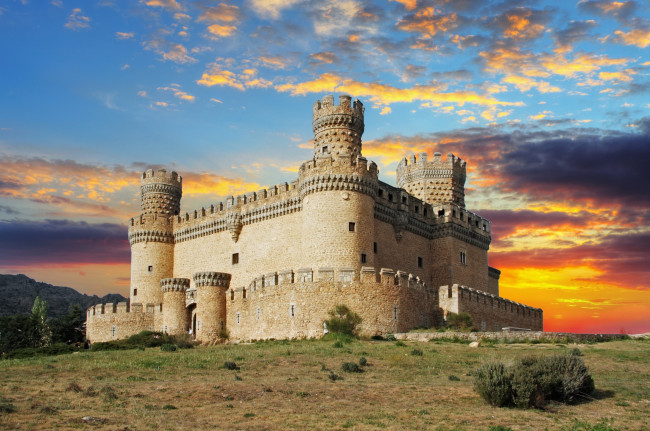 Обои картинки фото города, замки испании, испания, замок, мансанарес-эль-реал, на, закате