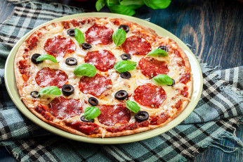 обоя еда, пицца, салями, базилик