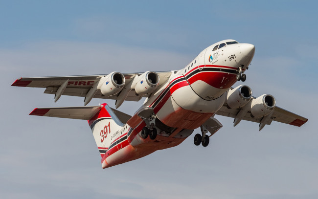 Обои картинки фото avro rj85, авиация, грузовые самолёты, спасательные, самолеты, пожарные, пожаротушения