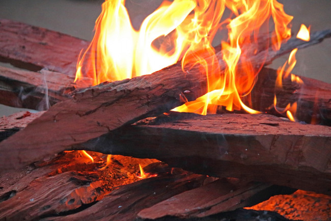 Обои картинки фото природа, огонь, дрова, пламя