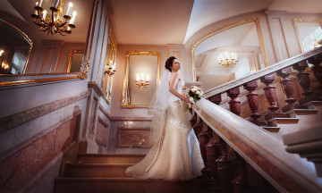 Картинка девушки -unsort+ брюнетки +шатенки невеста брюнетка букет платье лестница