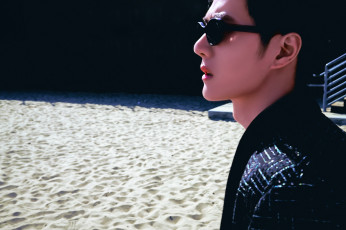 Картинка мужчины wang+yi+bo профиль очки песок