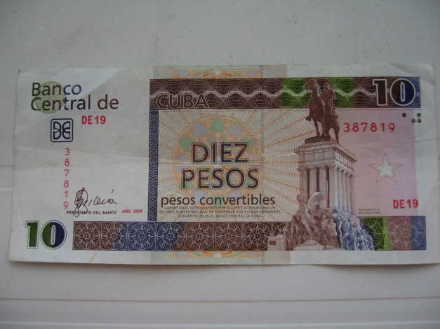 Обои картинки фото кубинские, песо, разное, золото, купюры, монеты