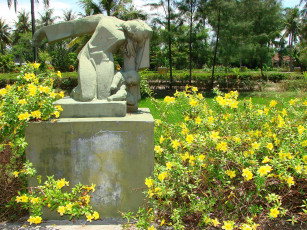 Картинка разное рельефы статуи музейные экспонаты vietnam