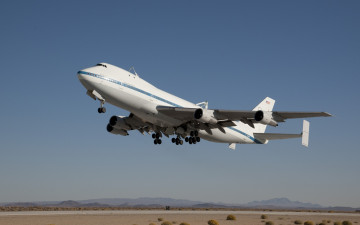 Картинка boeing 747 sca авиация грузовые самолёты боинг грузовой взлет