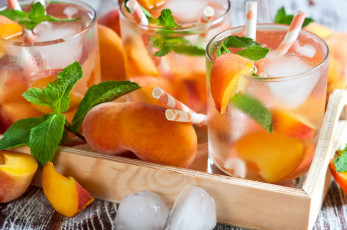 Картинка еда напитки +коктейль лед мята инжирный персик макро лимонад