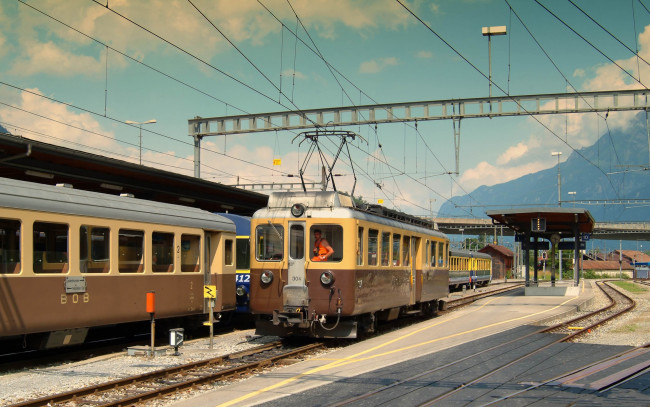 Обои картинки фото swiss, railroad, техника, трамваи, трамвай, станция, рельсы
