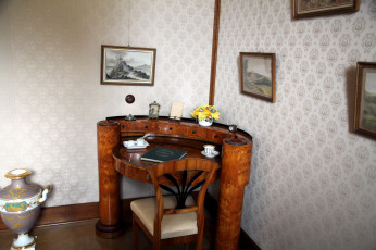 Картинка интерьер кабинет +библиотека +офис картины ваза бюро