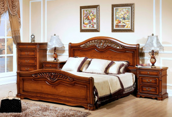 Картинка интерьер спальня кровать подушки картины лампы комоды ковер