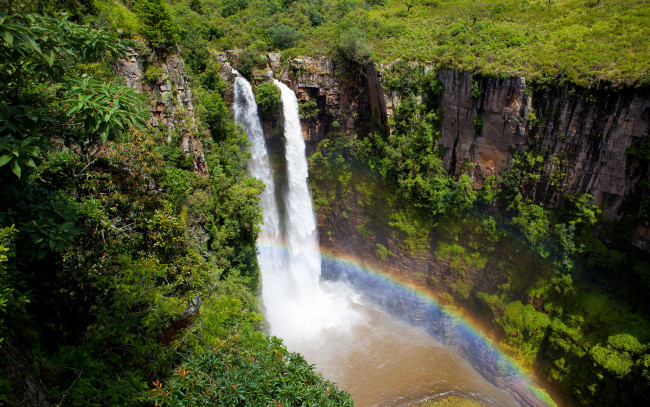 Обои картинки фото природа, водопады, скалы, радуга, деревья