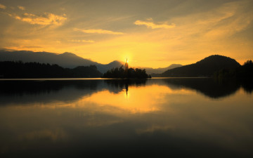 Картинка природа восходы закаты словения озеро блед церковь рассвет