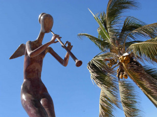 Картинка города памятники скульптуры арт объекты кокос пальма