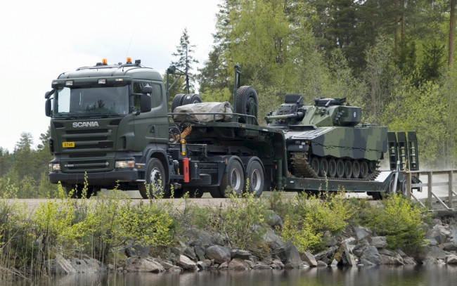 Обои картинки фото автомобили, scania, скандинавия, грузовик, тягач, r500, военная, техника, бмп