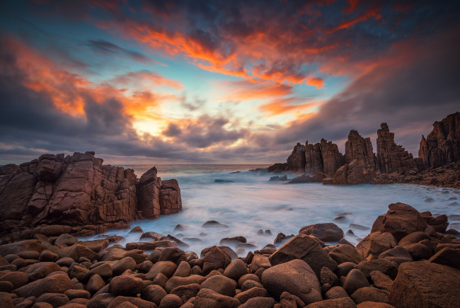 Обои картинки фото природа, побережье, море, выдержка, небо, камни, пляж, австралия