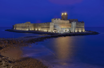 Картинка города -+дворцы +замки +крепости ночь огни море дворец