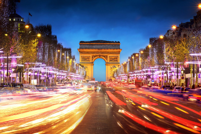 Обои картинки фото города, париж , франция, столица, движение, огни, свет, вечер, машины, деревья, улица