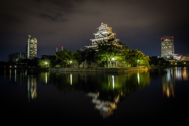Обои картинки фото hiroshima castle, города, замки Японии, замок, водоем, ночь