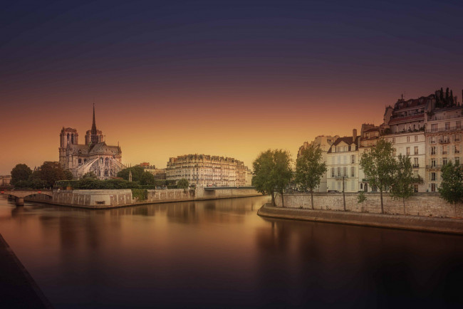 Обои картинки фото paris notre-dame, города, париж , франция, ночь, собор, река