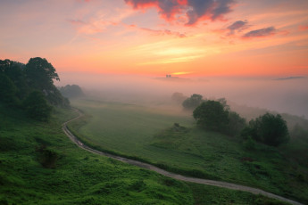 Картинка природа восходы закаты холмы дорога небо туман рассвет jacek lisiewicz