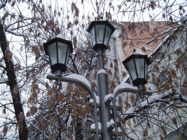 Обои картинки фото фонарь, города, - другое, город, городское освещение, светильник, город зимой, зимний город