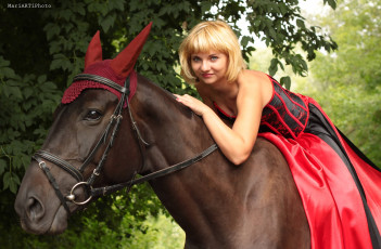 обоя -Unsort Блондинки, девушки, unsort, блондинки, конь, лошадь, наездница, всадница
