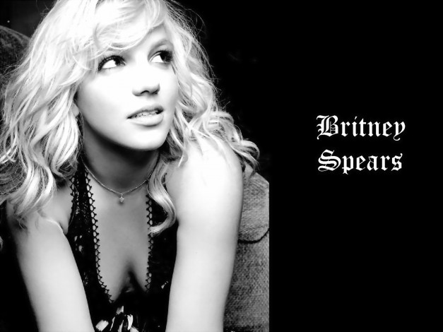 Обои картинки фото britney, spears, музыка, черно-белое, улыбка, блондинка, певица