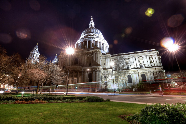 Обои картинки фото london by night - st,  paul cathedral, города, замки англии, ночь, дворец, огни